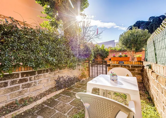 Charming With Garden, Parking & Metro