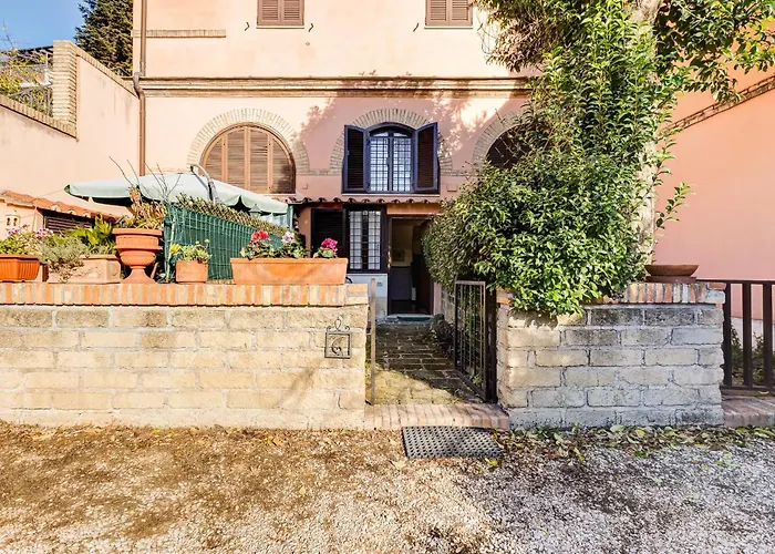 דירה Charming With Garden, Parking & Metro רומא